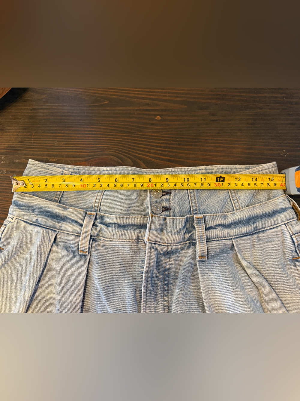 Light Wash High-Waist Wide Leg Jeans - Citizens of Humanity - Picture 6 of 11